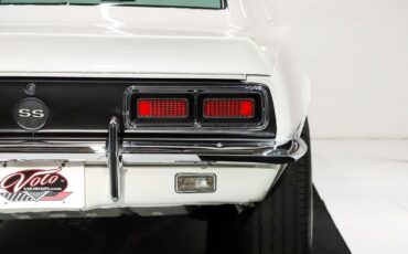 Unknown-Camaro-1968-Ermine-White-Black-47