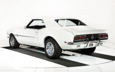 Unknown-Camaro-1968-Ermine-White-Black-9