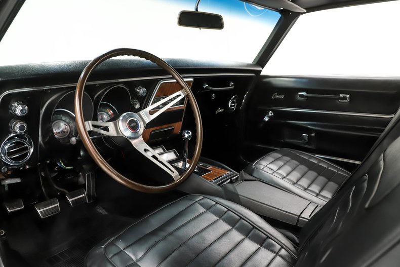 Unknown-Camaro-1968-Ermine-White-Black