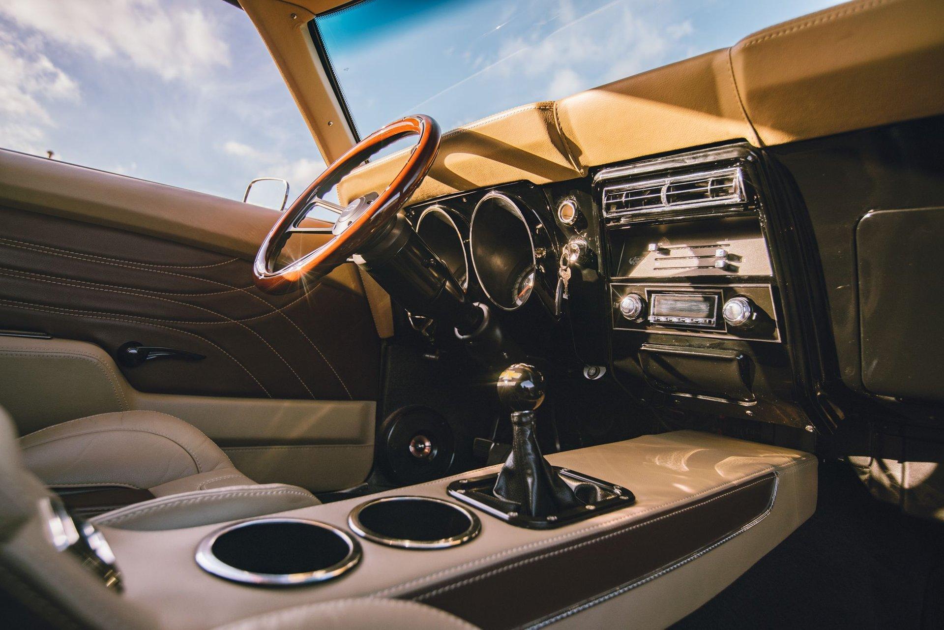 Unknown-Camaro-1968-Gray-Tan-9
