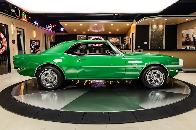 Unknown-Camaro-1968-Rally-Green-Houndstooth-12