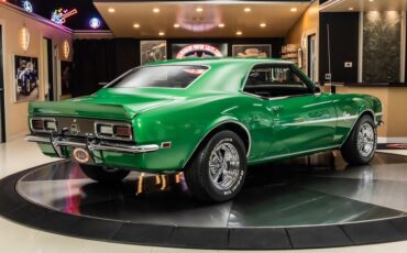 Unknown-Camaro-1968-Rally-Green-Houndstooth-13