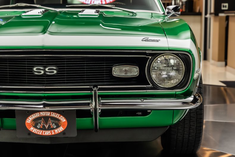Unknown-Camaro-1968-Rally-Green-Houndstooth-30