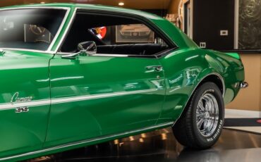 Unknown-Camaro-1968-Rally-Green-Houndstooth-32