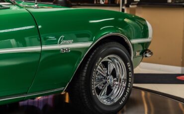 Unknown-Camaro-1968-Rally-Green-Houndstooth-43