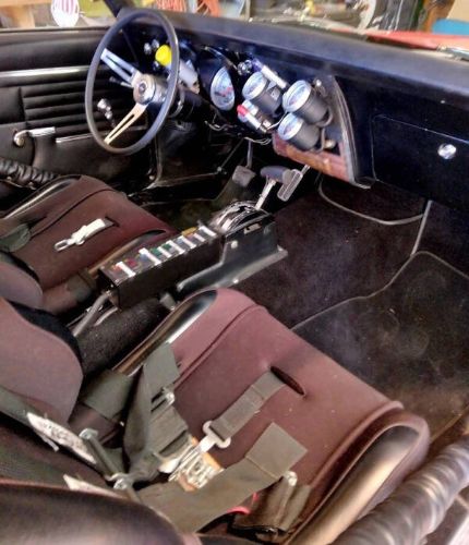 Unknown-Camaro-1968-Red-Black-12