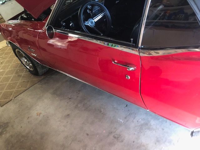 Unknown-Camaro-1968-Red-Black-14