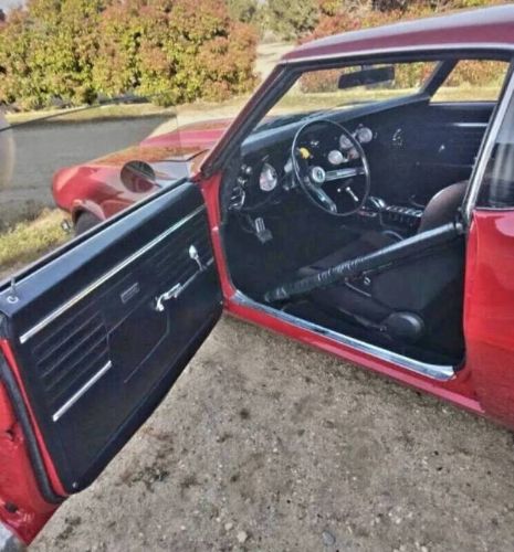 Unknown-Camaro-1968-Red-Black-14