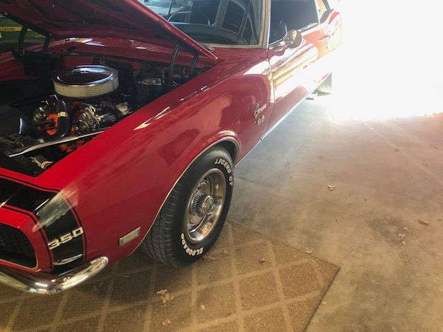 Unknown-Camaro-1968-Red-Black-15