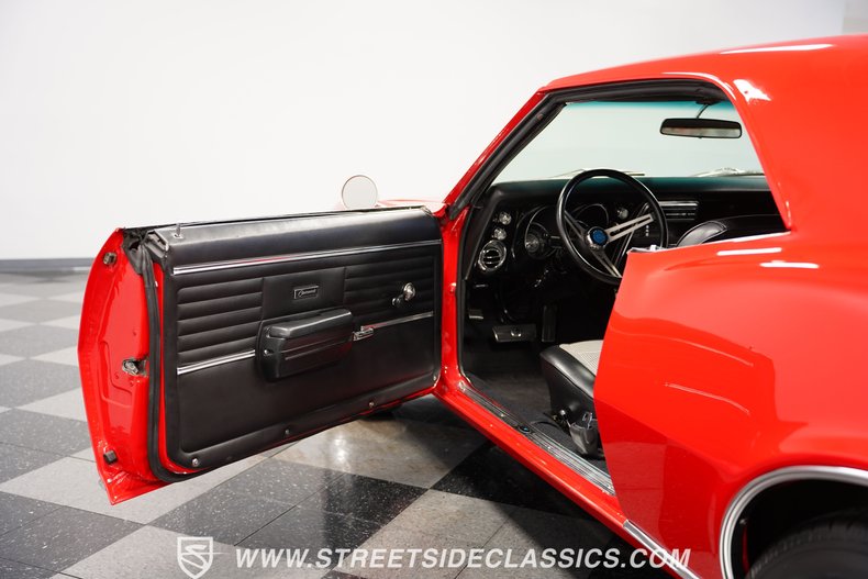 Unknown-Camaro-1968-Red-Black-33
