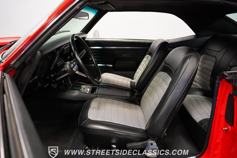 Unknown-Camaro-1968-Red-Black-35