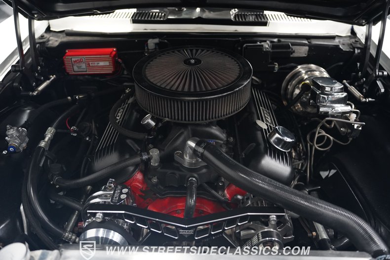 Unknown-Camaro-1968-White-Black-1