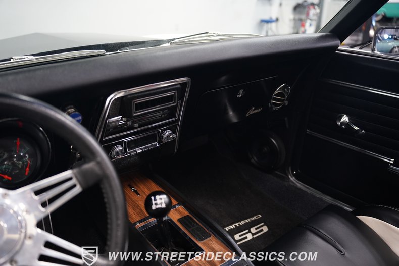 Unknown-Camaro-1968-White-Black-10