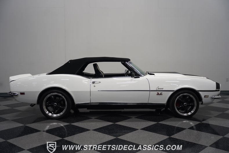 Unknown-Camaro-1968-White-Black-17
