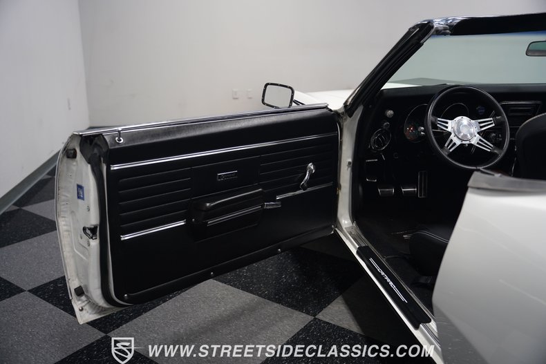 Unknown-Camaro-1968-White-Black-40