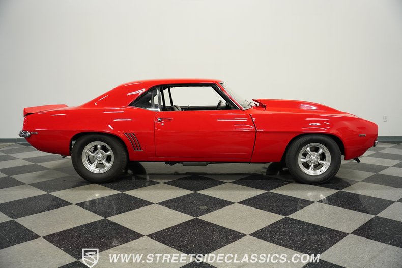 Unknown-Camaro-1969-Bolero-Red-Black-23