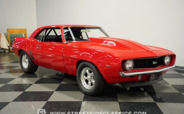 Unknown-Camaro-1969-Bolero-Red-Black-25