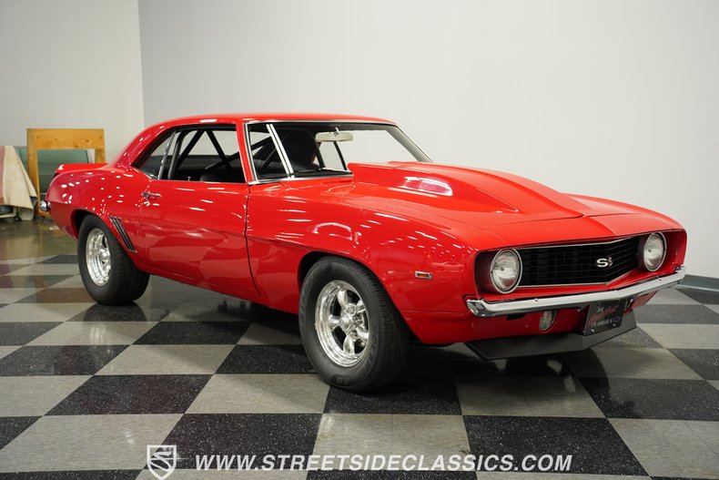 Unknown-Camaro-1969-Bolero-Red-Black-25