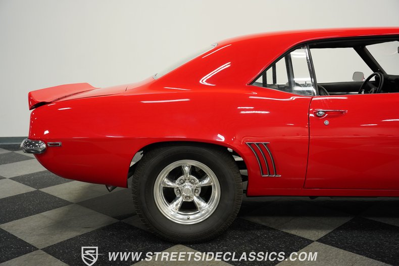 Unknown-Camaro-1969-Bolero-Red-Black-37