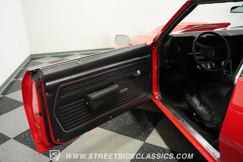 Unknown-Camaro-1969-Bolero-Red-Black-44
