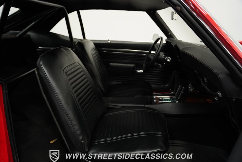 Unknown-Camaro-1969-Bolero-Red-Black-7