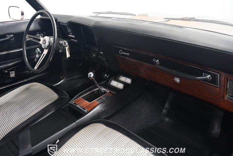 Unknown-Camaro-1969-Bronze-Black-ampamp-White-Ho-46