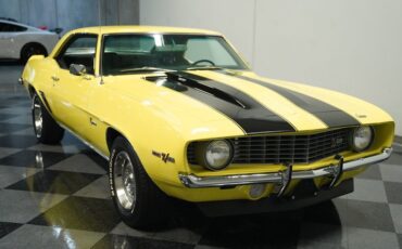 Unknown-Camaro-1969-Daytona-Yellow-Black-16