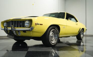 Unknown-Camaro-1969-Daytona-Yellow-Black-18