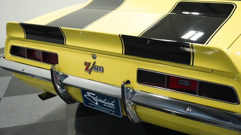 Unknown-Camaro-1969-Daytona-Yellow-Black-22