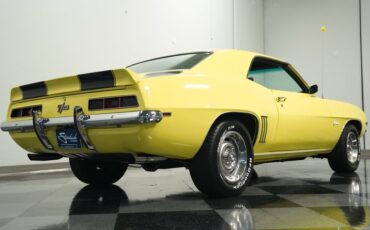 Unknown-Camaro-1969-Daytona-Yellow-Black-23