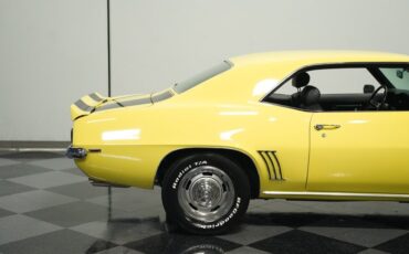 Unknown-Camaro-1969-Daytona-Yellow-Black-25
