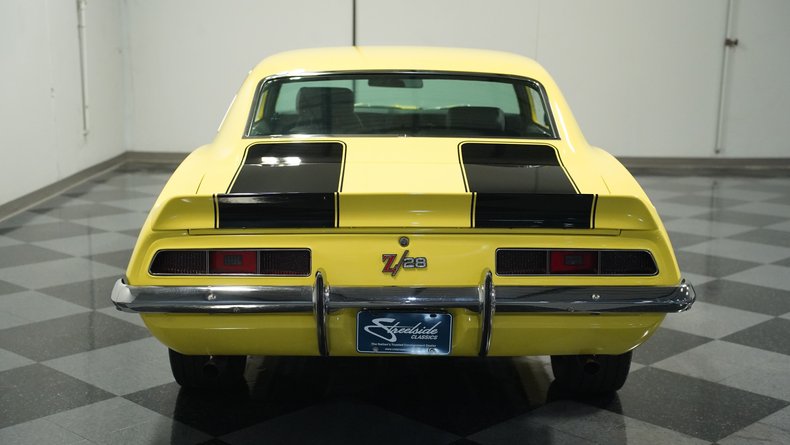 Unknown-Camaro-1969-Daytona-Yellow-Black-5