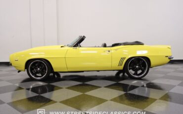 Unknown-Camaro-1969-Daytona-Yellow-Black-ampamp-White-Ho-1