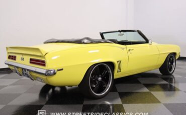 Unknown-Camaro-1969-Daytona-Yellow-Black-ampamp-White-Ho-21