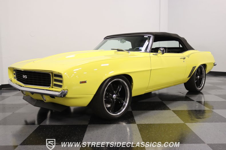 Unknown-Camaro-1969-Daytona-Yellow-Black-ampamp-White-Ho-29