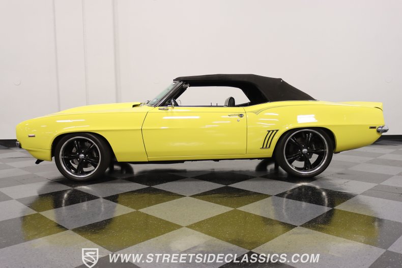 Unknown-Camaro-1969-Daytona-Yellow-Black-ampamp-White-Ho-30