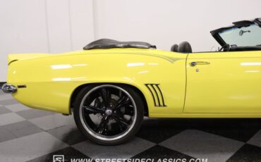 Unknown-Camaro-1969-Daytona-Yellow-Black-ampamp-White-Ho-38