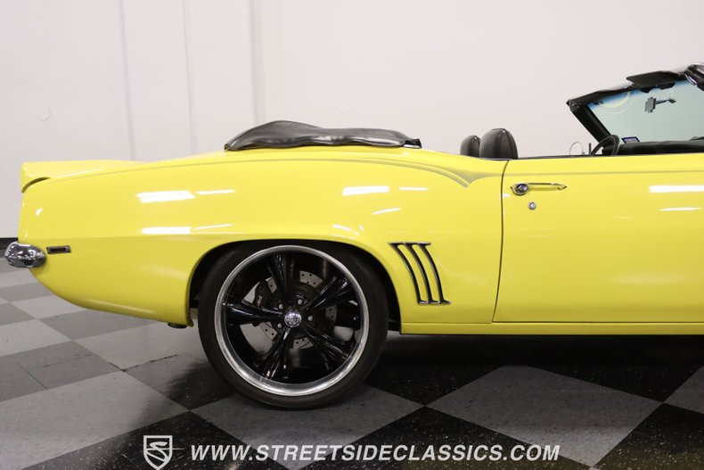 Unknown-Camaro-1969-Daytona-Yellow-Black-ampamp-White-Ho-38