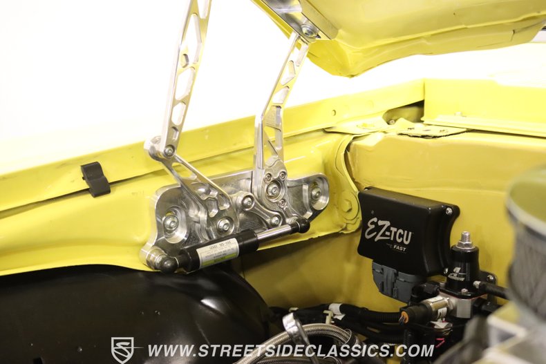 Unknown-Camaro-1969-Daytona-Yellow-Black-ampamp-White-Ho-44