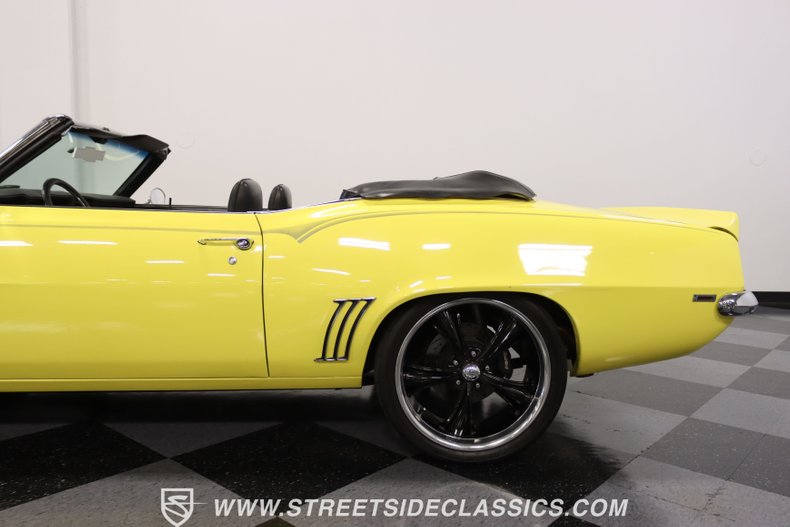 Unknown-Camaro-1969-Daytona-Yellow-Black-ampamp-White-Ho-5
