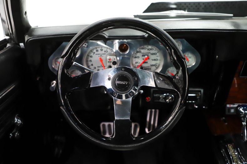 Unknown-Camaro-1969-Dover-White-Black-14
