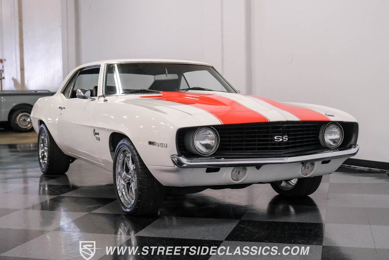 Unknown-Camaro-1969-Dover-White-Black-17