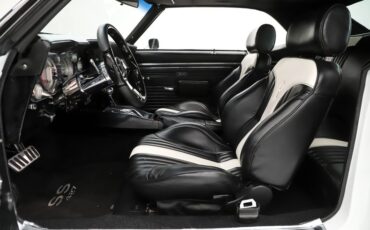 Unknown-Camaro-1969-Dover-White-Black-26
