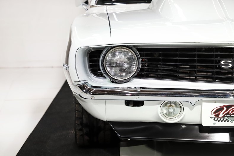Unknown-Camaro-1969-Dover-White-Black-30