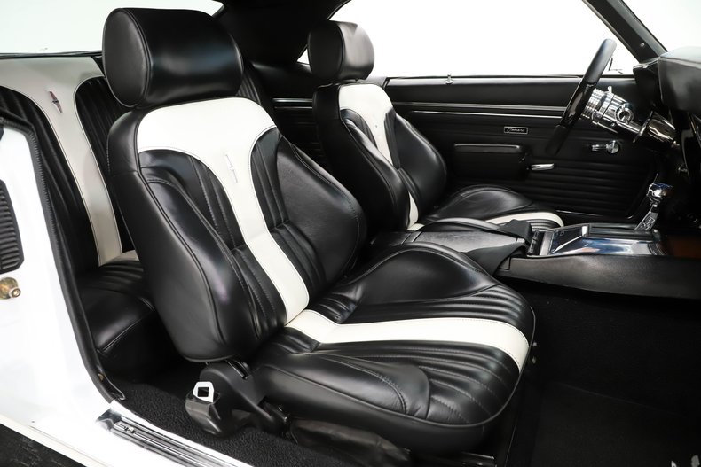 Unknown-Camaro-1969-Dover-White-Black-38