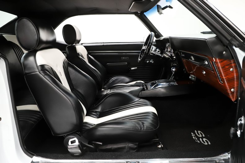 Unknown-Camaro-1969-Dover-White-Black-42