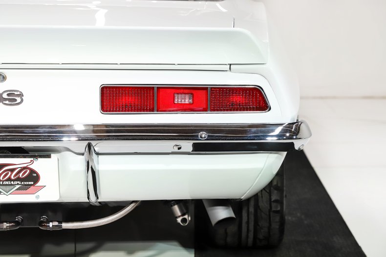 Unknown-Camaro-1969-Dover-White-Black-45