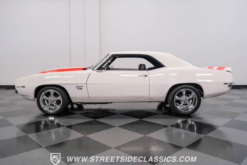 Unknown-Camaro-1969-Dover-White-Black-7