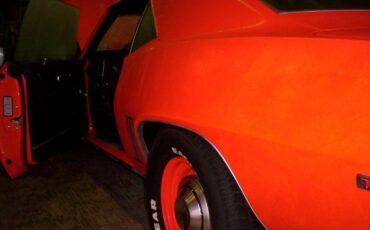 Unknown-Camaro-1969-Hugger-Orange-Black-amp-White-Hounds-5