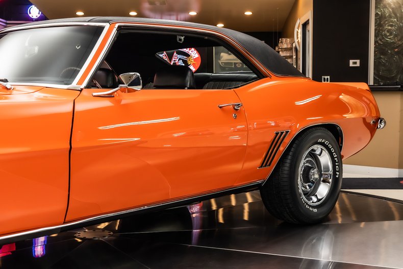 Unknown-Camaro-1969-Hugger-Orange-Houndstooth-13